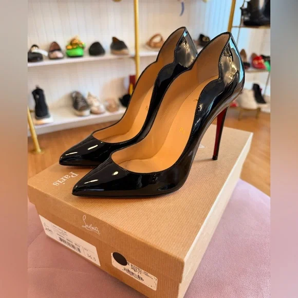 Christian Louboutin Hot Chick Patent 100 - Picture 1 of 8